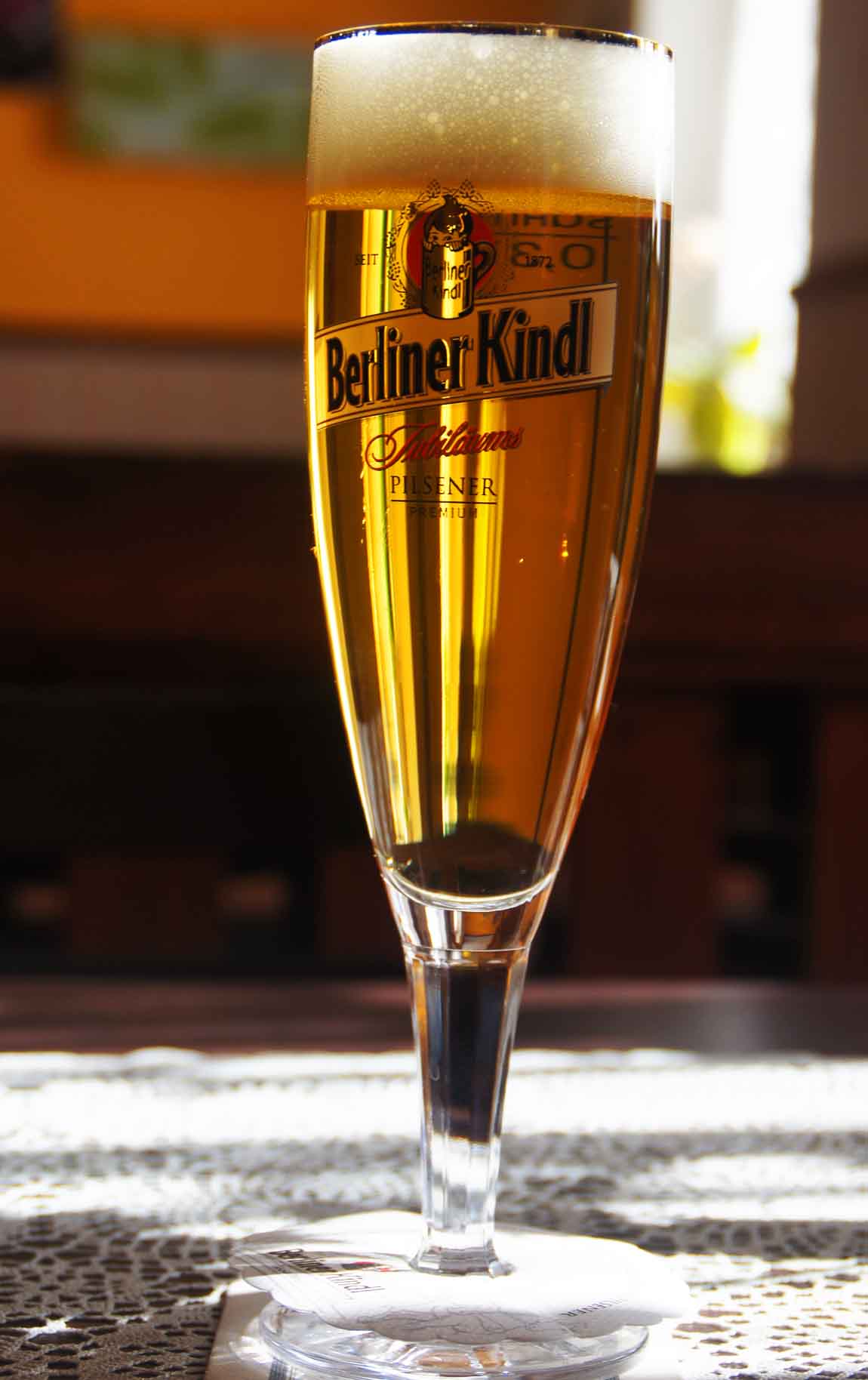 Berliner Kindl Glas mit leckerem Bier